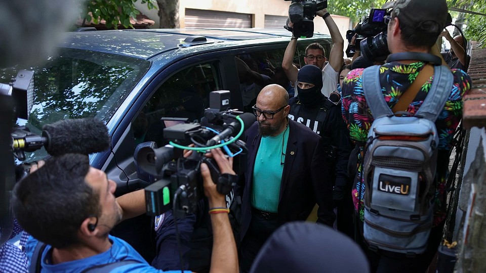 ULTIMA ORĂ: Percheziții DNA la Cristian Popescu Piedone. Șeful ANPC, ridicat de procurori de la un hotel de pe litoral / De ce este acuzat / Prima reacție a lui Piedone