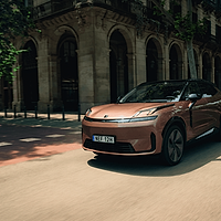 Lynk & Co a prezentat în România noul SUV plug-in hybrid Lynk & Co 08