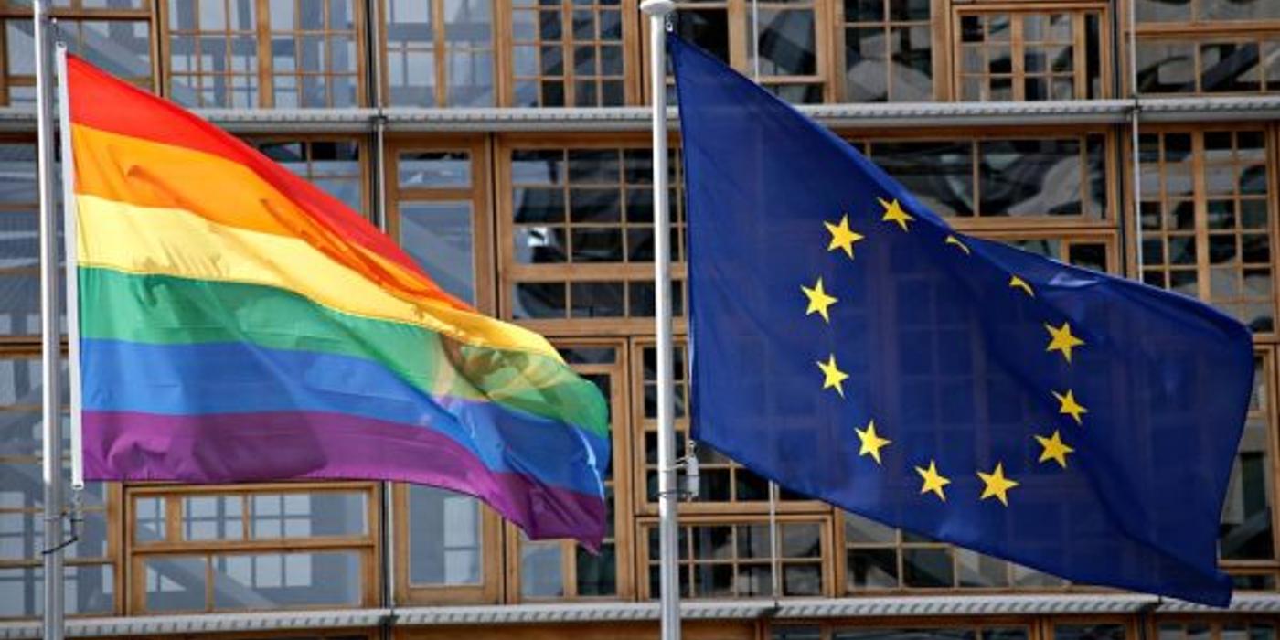 Nicio surpriză: Comisia Europeană se opune amendamentelor din Constituția Slovaciei care statuau că există doar două genuri