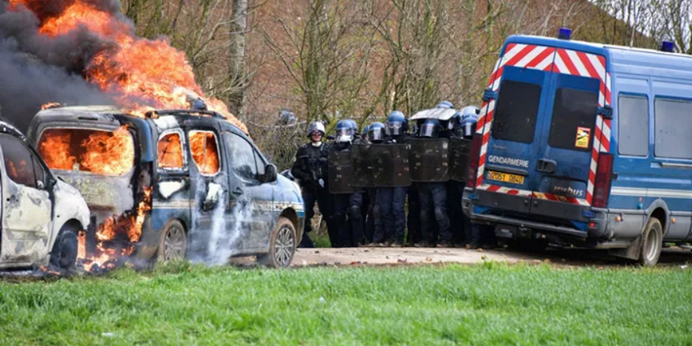 Ciocniri între poliţişti şi manifestanţi împotriva construirii unui rezervor mare de irigaţii în vestul Franţei