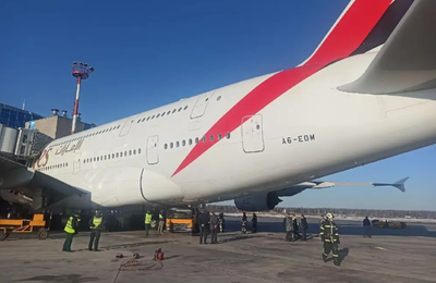 Un camion se încastrează într-un Airbus A380 aparţinând Emirates pe Aeroportul Domodovo din Mosvova