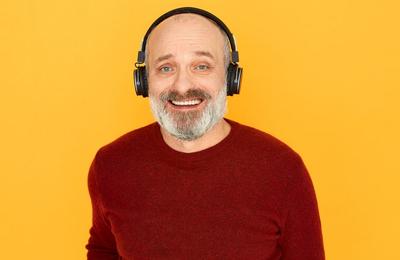 Peste 50.000 de români din diaspora ascultă cărți în limba natală