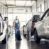 Lovitură de teatru cu mașinile electrice | General Motors, compania care a susținut tranziția agresivă la EV, își îndeamnă în prezent angajații să facă lobby pe lângă parlamentarii americani împotriva interzicerii vânzării de mașini noi pe benzină