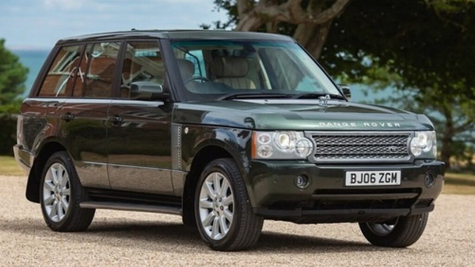 Range Rover-ul reginei Elizabeth II, vândut la licitație pentru o sumă record