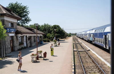 Trenurile revin pe ruta Constanța – Mangalia în minivacanța de Paște și 1 Mai