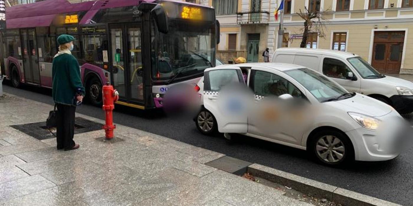 Conflict între un taximetrist și un șofer CTP, izbucnit marți dimineața, în zona Liceului ”Janos Zsigmond”