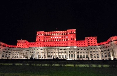 Palatul Cotroceni și Palatul Parlamentului, iluminate în portocaliu de Ziua Internațională pentru Eliminarea Violenței împotriva Femeilor
