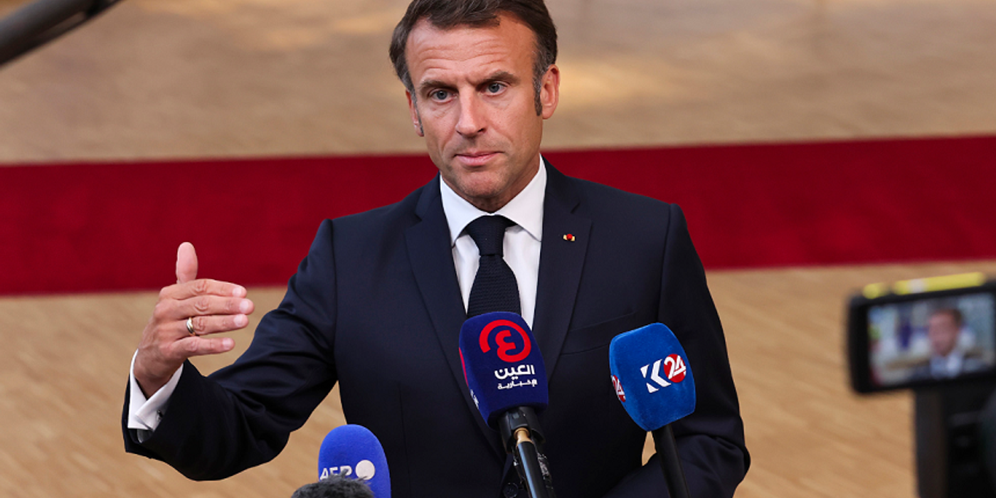 Putin a făcut o ”greşeală uriaşă” ieşind din acordul cerealier cu Ucraina, acuză Macron. ”Regele este gol, ca să nu spun ţarul”, denunţă el, după ce Moscova acuză Kievul că a folosit culoarului maritim în atacul Podului Crimeea