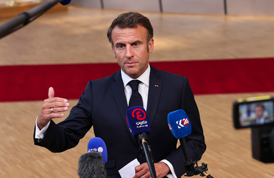 Putin a făcut o ”greşeală uriaşă” ieşind din acordul cerealier cu Ucraina, acuză Macron. ”Regele este gol, ca să nu spun ţarul”, denunţă el, după ce Moscova acuză Kievul că a folosit culoarului maritim în atacul Podului Crimeea