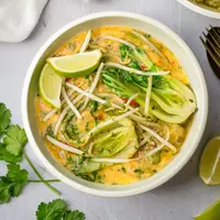 Thai Green Curry cu Quorn (vegan): cină rapidă, aromată, gata în 20 de minute