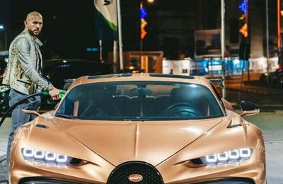 Femeile care au mers să lucreze pentru Andrew Tate au fost tatuate cu mesajul „deținută de Tate”.