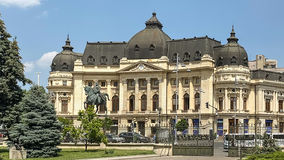 În timp ce bucureștenii îngheață în locuințe și nu au apă caldă, USR propune realizarea de adăposturi climatice în muzee, biserici și biblioteci, unde oamenii să se bage atunci când sunt temperaturi extreme