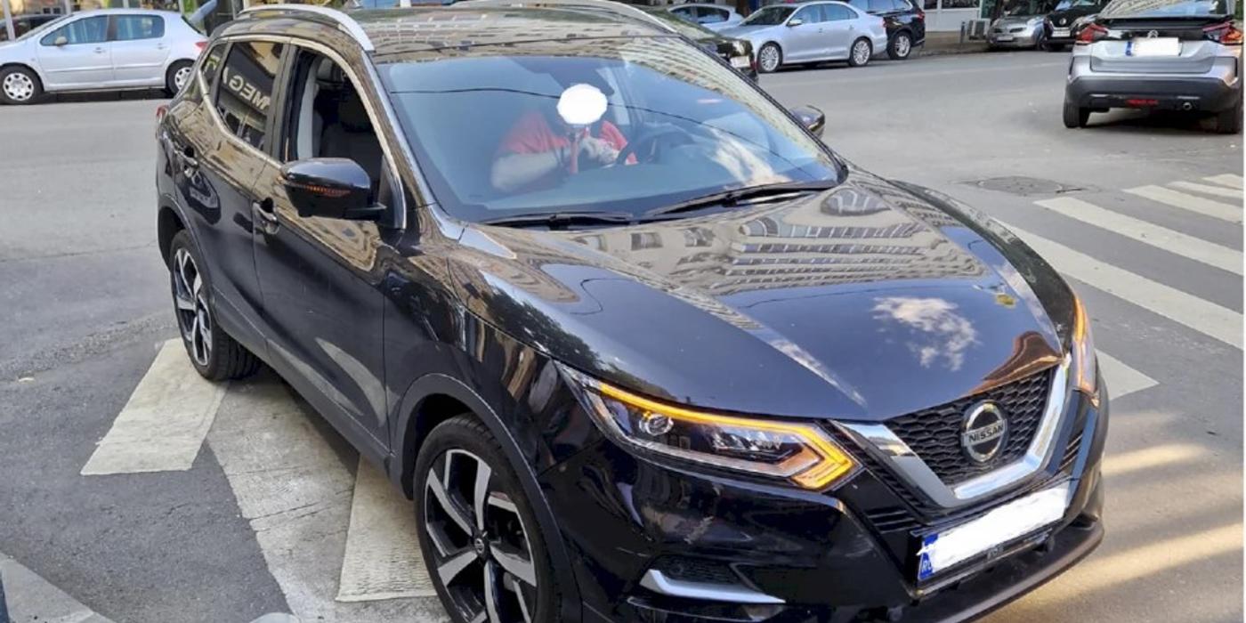 Circulație perturbată în București de un șofer care a parcat neregulamentar, pe o trecere de pietoni