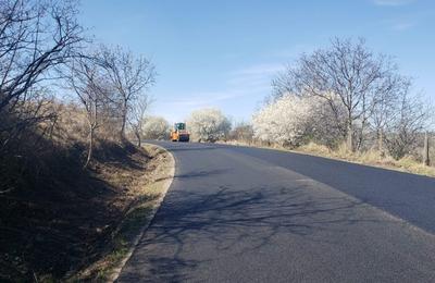 Au fost finalizate lucrările de așternere a covorului asfalti pe DJ 107L Turda