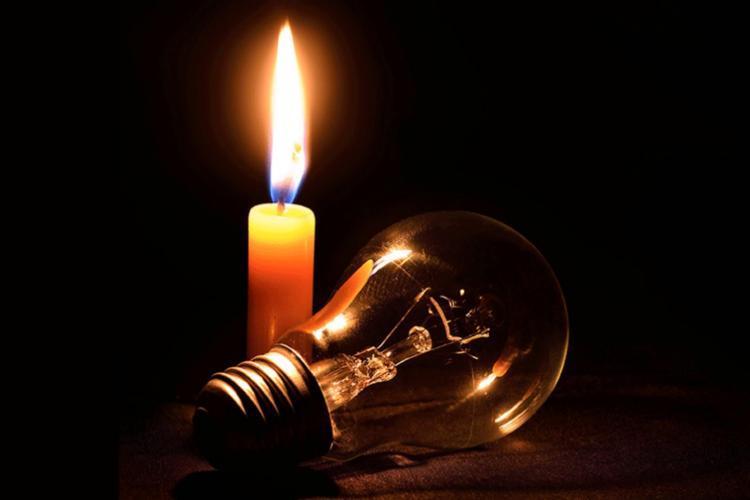 Sute de clujeni și-au petrecut Crăciunul în întuneric din cauza unei avarii majore la rețeaua electrică a județului