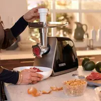 Masina de tocat carne, un ajutor de nadejde in bucatarie