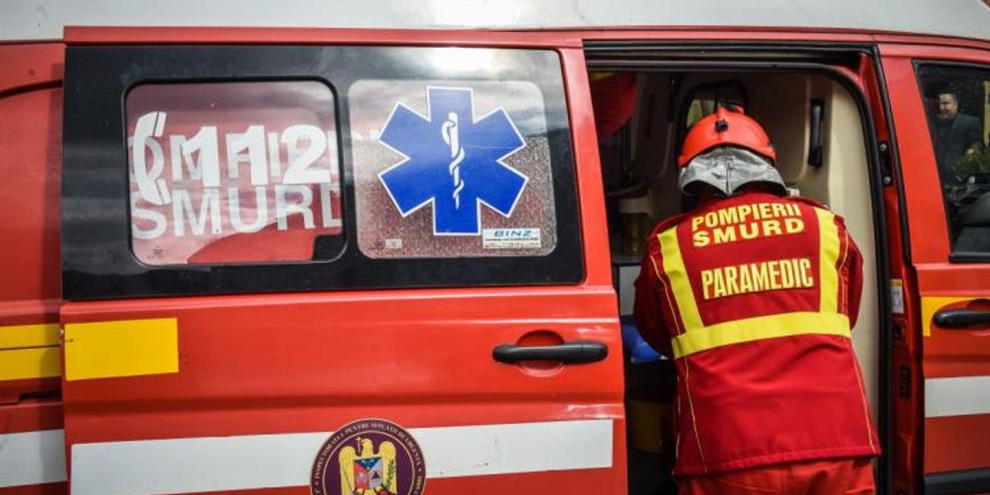 Un Bărbat a fost lovit aseară de un autoturism în stația de autobuz din Piața Mărăști