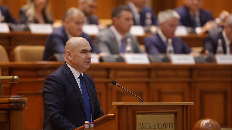 Ziua în care Guvernul își asumă majorările de taxe și înghețarea pensiilor și salariilor. Cum arată matematica voturilor din Parlament