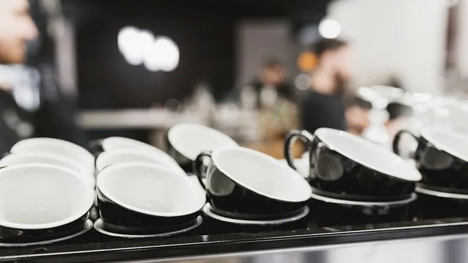 Urmează un an foarte greu. Ordonanţa Trenuleţ închide jumătate dintre unităţile HoReCa