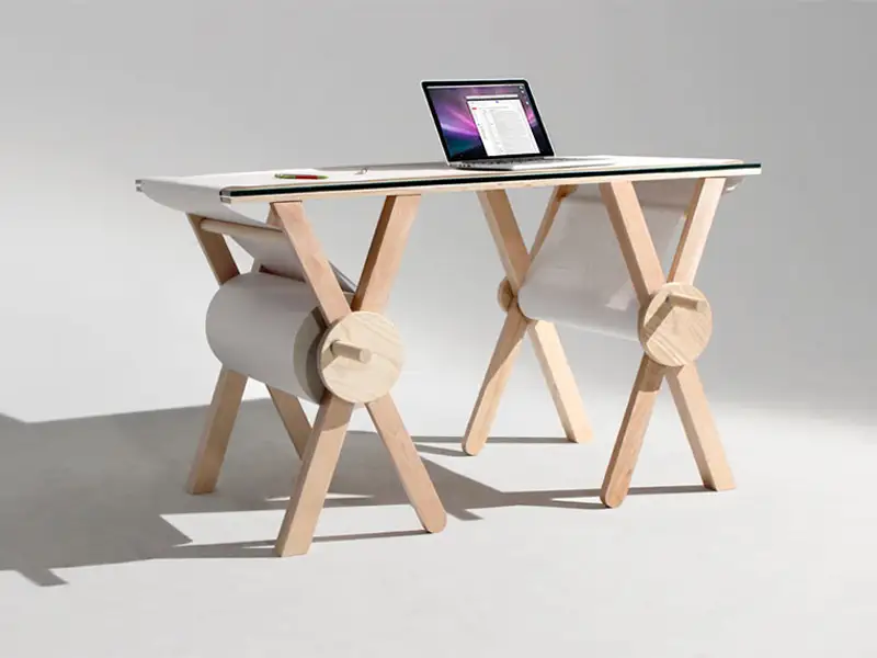 Biroul cu memorie, o piesa inteligenta de mobilier