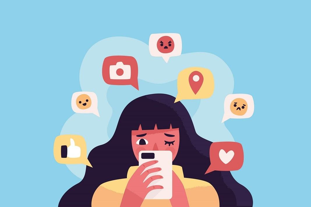 Peste o treime dintre adolescenți au primit mesaje online de natură sexuală