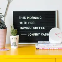 O casa de poveste decorata intr-o feerie de culori