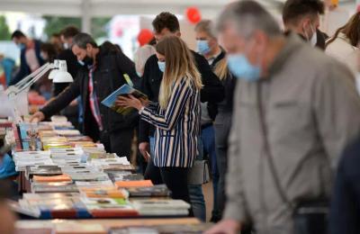 De ce am ajuns în coada clasamentului UE la cărți citite. Explicațiile pe care le dau două edituri, un organizator de târg de carte și un antropolog