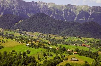 Ministrul Turismului: Numărul turiştilor străini, care au sosit în România în 2023, a crescut cu 26,5% faţă de anul precedent / Vom continua campaniile de promovare a României ca destinaţie turistică