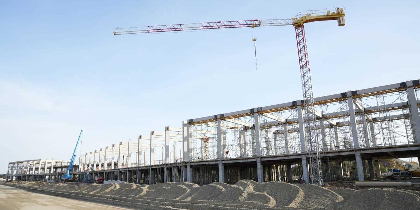 Cosmin Vasile: Cel mai mare terminal nou construit al unui aeroport din România este realizat la Craiova / Proiectul, finalizat în acest an, cu un efort financiar de peste 100 de milioane de euro / Director aeroport: Stadiu fizic depăşeşte 65% VIDEO