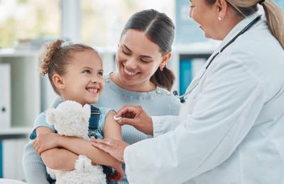 Vaccinuri la copiii vara: ce trebuie știut