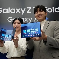 Telefonul viitorului? Samsung dezvăluie modelul Trifold, primul dispozitiv cu pliere triplă