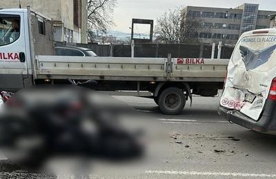 Accident de circualție între un motociclist și o dubă, miercuri dimineață, în Cluj-Napoca