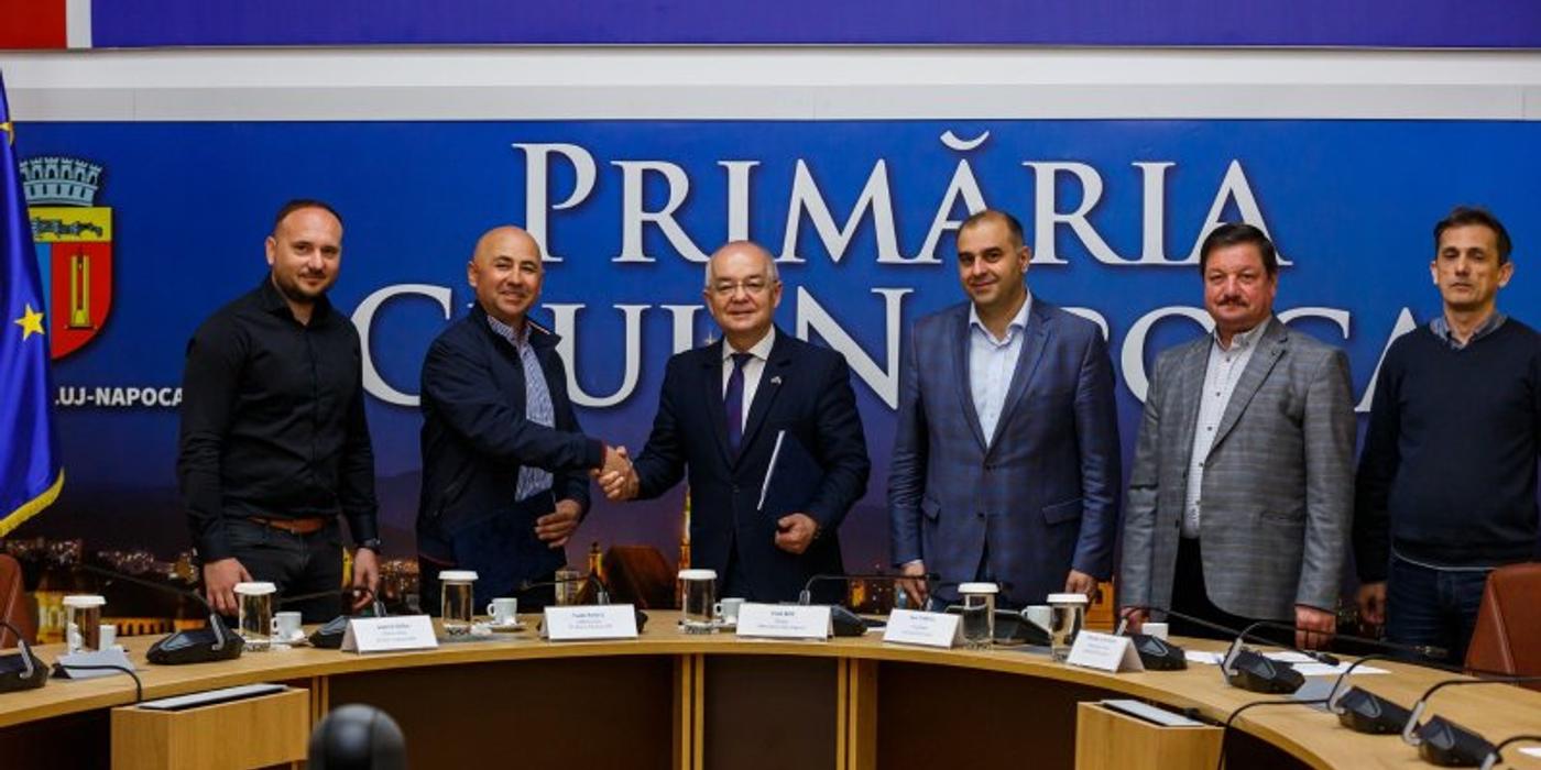 S-a semnat contractul pentru realizarea CAV Centrul de colectare cu aport voluntar