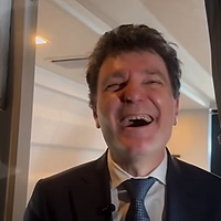 VIDEO | Nicușor Dan e încă buimac după petrecerea de Revelion: Am stat până la ora 3 și asta mi-a perturbat somnul până în ziua de azi. Trăgeau copiii de noi să mai stăm
