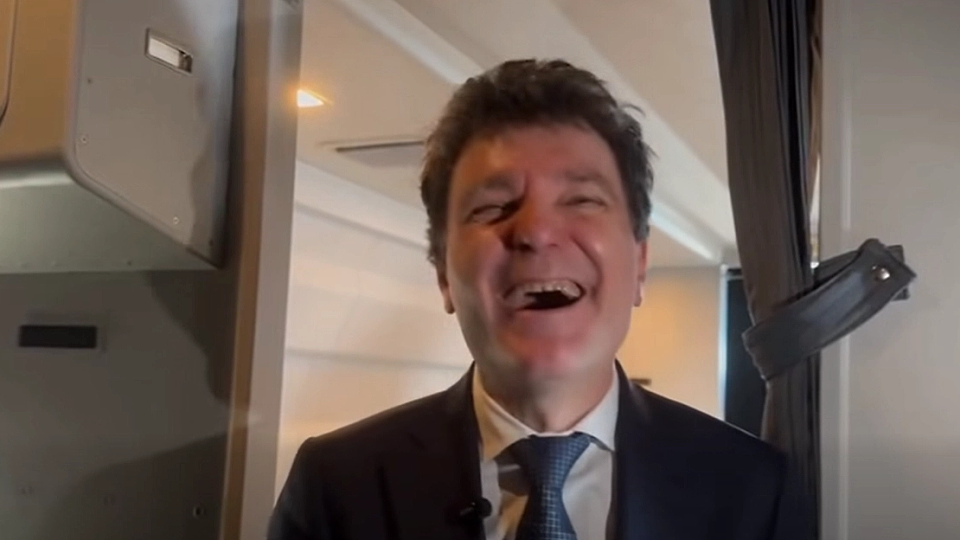 VIDEO | Nicușor Dan e încă buimac după petrecerea de Revelion: Am stat până la ora 3 și asta mi-a perturbat somnul până în ziua de azi. Trăgeau copiii de noi să mai stăm