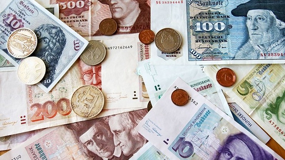 La 23 de ani de la indroducerea monedei Euro, germanii încă schimbă milioane de mărci germane