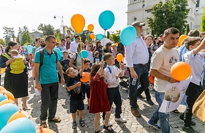 Familia, instituție divină creată de Dumnezeu în Eden (Facerea, 1-2)