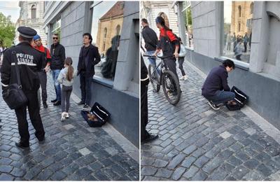 Un tânăr muzician care cânta pe strada Matei Corvin din Cluj-Napoca, a fost alungat de polițiștii locali