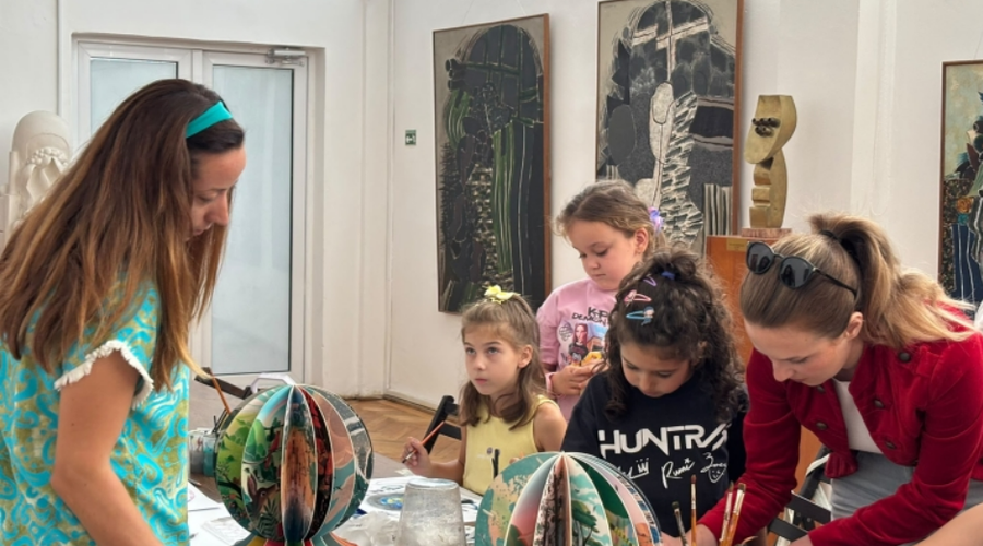 Atelierul de creație de la Muzeul de Artă Constanța continuă. Sâmbătă transformăm frunzele în creaturi fantastice