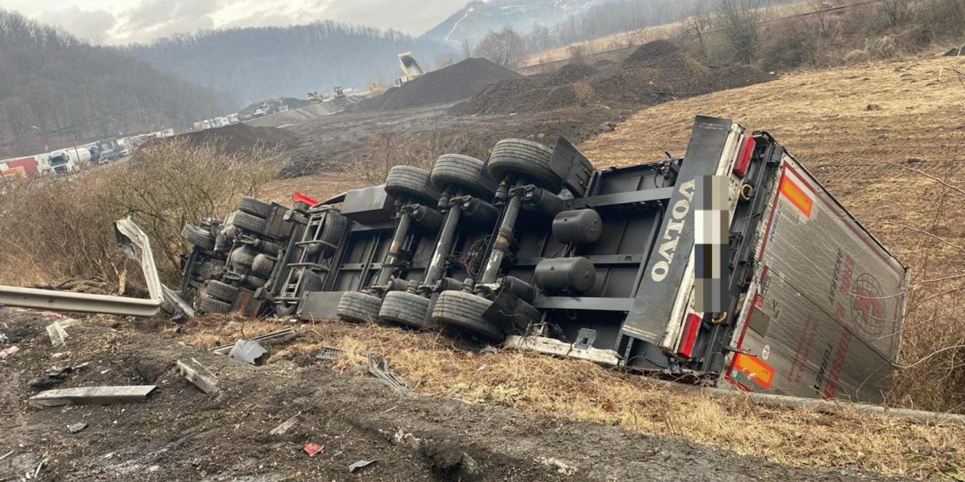 Accident rutier, pe DN1 E60, între localitățile Huedin și Poieni