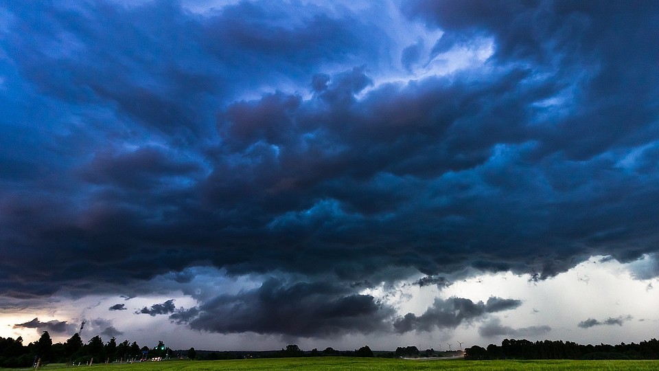 Prognoza meteo, 5 mai. Vremea va fi călduroasă, dar va ploua