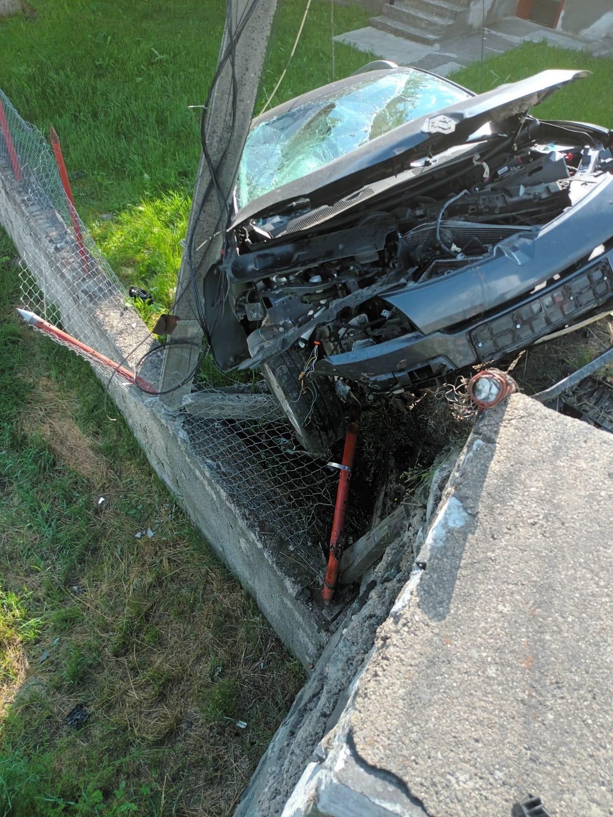 Accident produs pe drumul spre Iara de către o polițistă din Băișoara