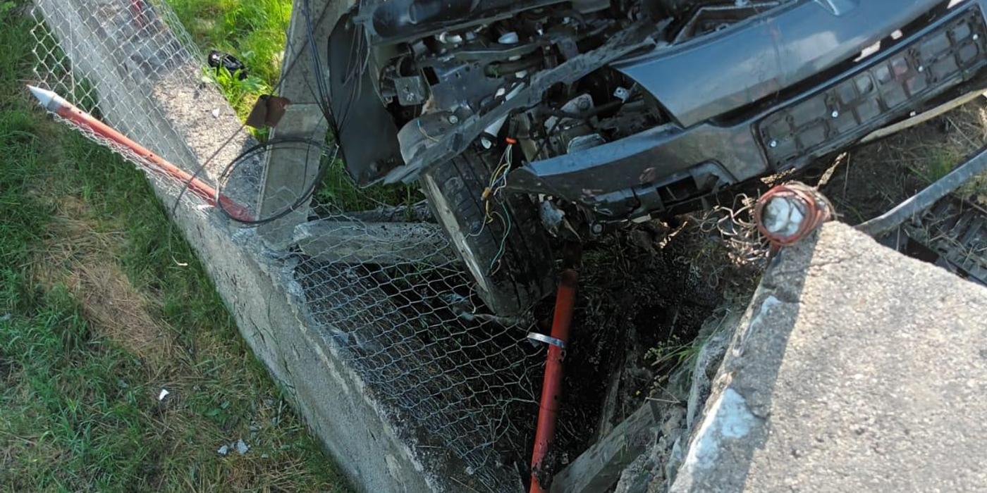 Accident produs pe drumul spre Iara de către o polițistă din Băișoara