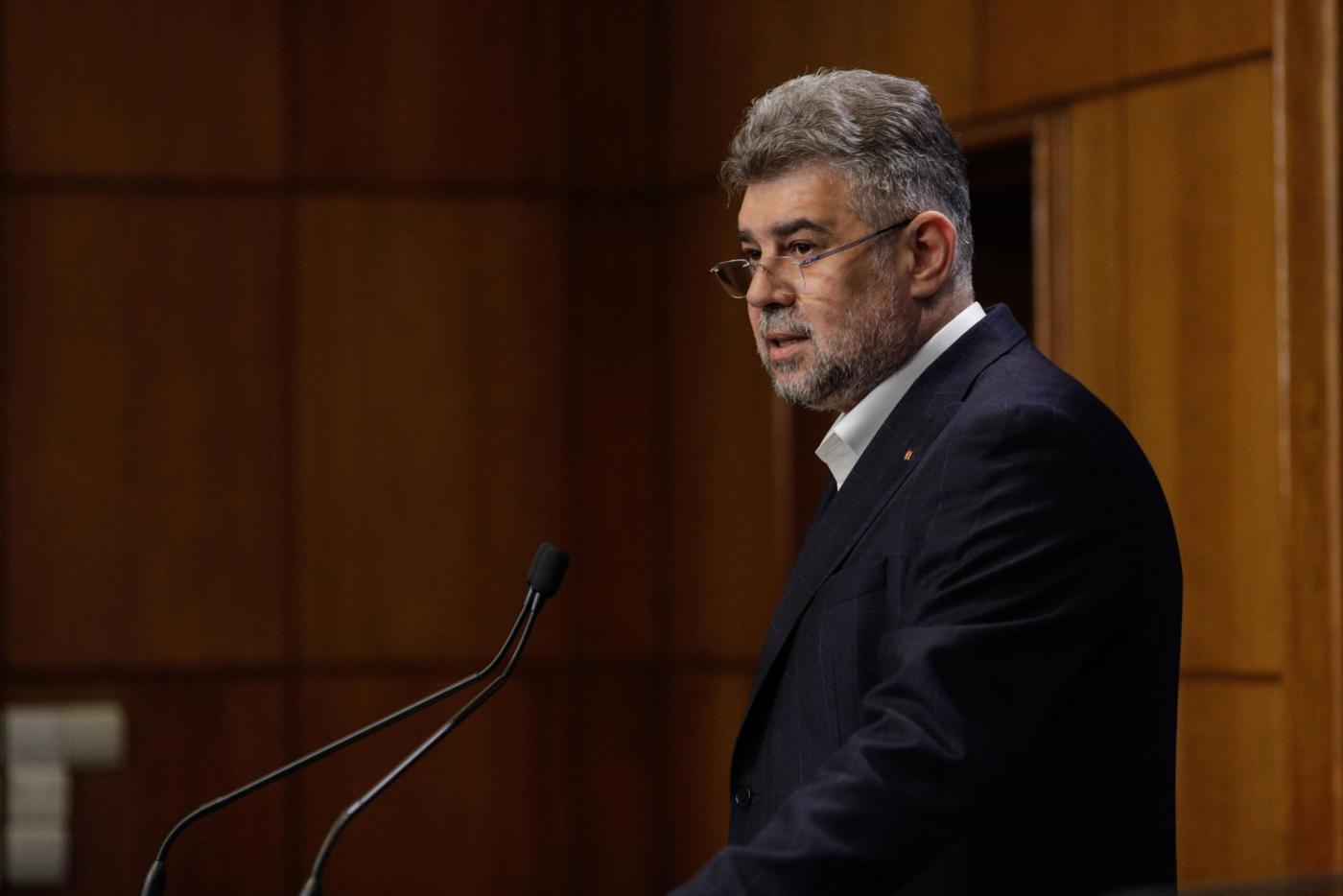Ciolacu: Oameni buni, târgurile de Crăciun, cum sunt cel de la Craiova, aduc venituri bugetului, nu cheltuieli/ Sunt ferm convins că de Crăciun, în Bucureşti va exista un târg de Crăciun, dar prin închiriere, prin taxele luate de municipalitate, vor aduce venituri