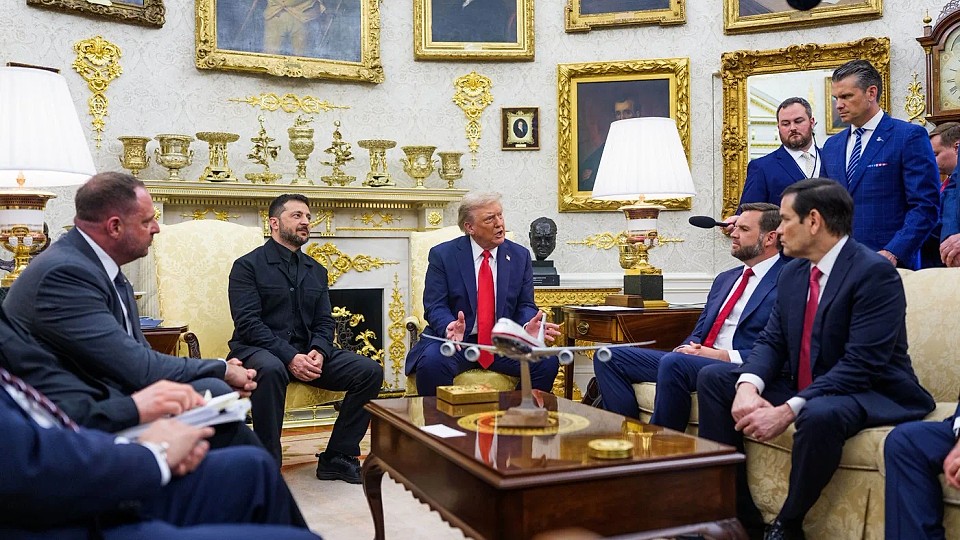 Cum se va îmbrăca Volodimir Zelenski la întâlnirea cu Donald Trump, după ce a fost criticat pentru ținută. Anunțul făcut de designerul președintelui