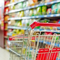 Un supermarket românesc a amânat deschiderea din lipsă de personal, deşi oferă salarii de 7.000 lei, bonuri de masă şi prime