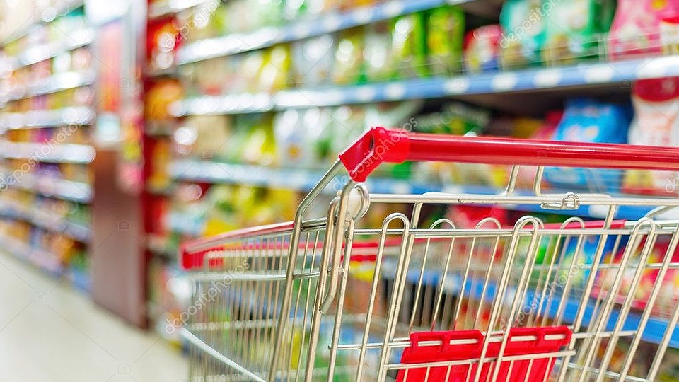 Un supermarket românesc a amânat deschiderea din lipsă de personal, deşi oferă salarii de 7.000 lei, bonuri de masă şi prime