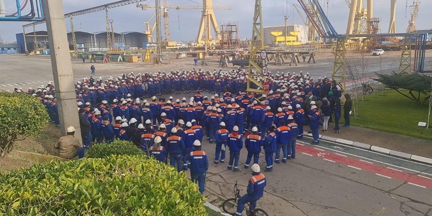 Salariaţii Şantierului Naval Damen Mangalia anunţă proteste, nemulţumiţi de modul în care decurg negocierile privind majorări salariale pentru acest an FOTO