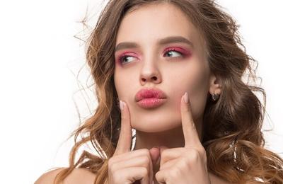 Trucuri de beauty: machiaj perfect în doi timpi și trei mișcări