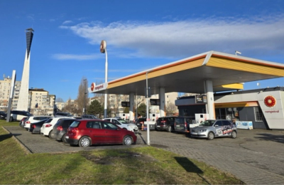 Războiul benzinăriilor la Constanța: Primăria cere în instanță demolarea forțată a trei stații Rompetrol
